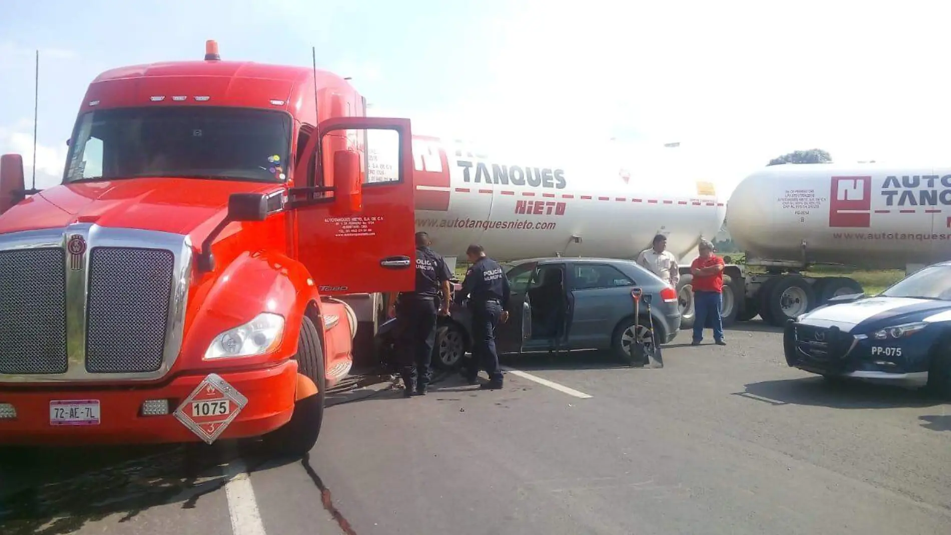 25 JUNIO. El tracto camión